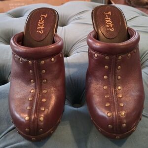 Y-NOT? Brown Leather, Gold Studded Mules 3" Heels, Size 7.5